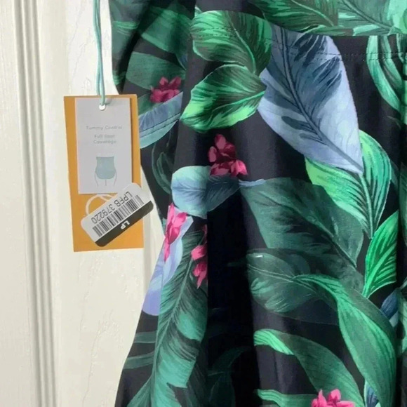 Kona Sol Women's Full Coverage Tummy Control Tie-Front One Piece Swimsuit Sz 24 - Picture 6 of 10